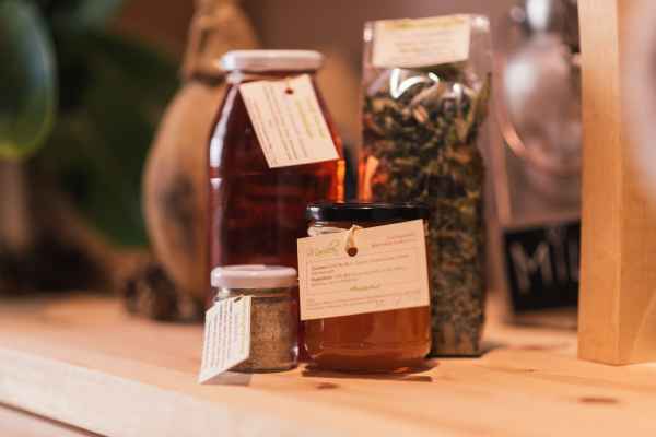 Prodotti fatti in casa agriturismo Verano Alto Adige marmellate sciroppi naturali